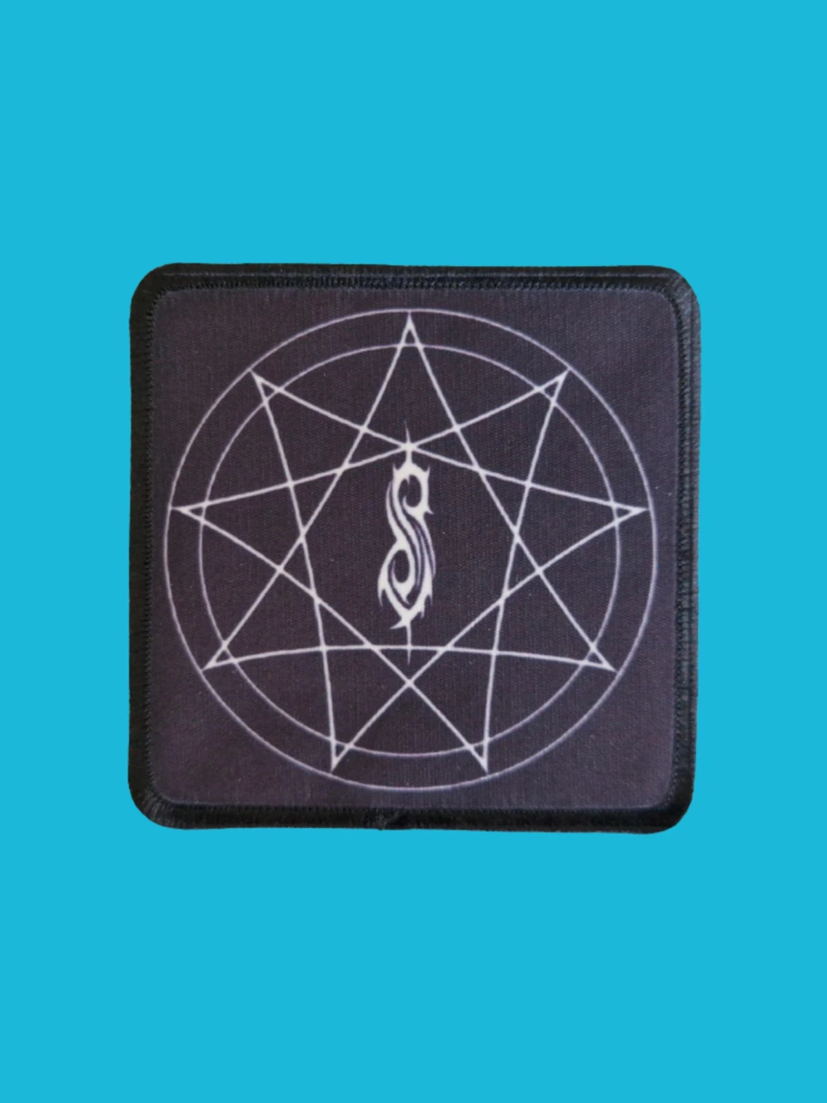 Patch Slipknot - Nonagramme blanc - Imprimé - Carré de 7,5 x 7,5 centimètres